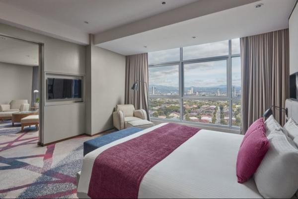 Crowne Plaza Manila Galleria